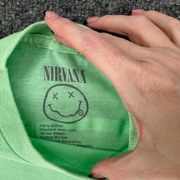 Nirvana Band T-Shirt Mint Green Smiley Face Distressed Screen Print New Small - Picture 6 of 6